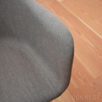 Audo Copenhagen（オドー・コペンハーゲン） / HARBOUR DINING CHAIR（ハーバー ダイニングチェア） / 布張りシェル / ウッドベース / Remix（リミックス） 0233 グレー