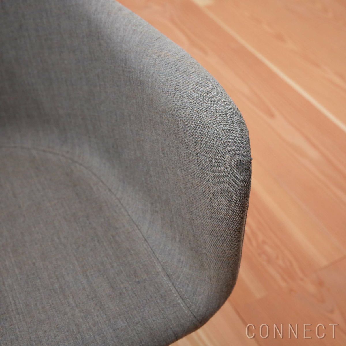 Audo Copenhagen（オドー・コペンハーゲン） / HARBOUR DINING CHAIR（ハーバー ダイニングチェア） / 布張りシェル / ウッドベース / Remix（リミックス） 0233 グレー