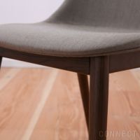 Audo Copenhagen（オドー・コペンハーゲン） / HARBOUR DINING CHAIR（ハーバー ダイニングチェア） / 布張りシェル / ウッドベース / Remix（リミックス） 0233 グレー