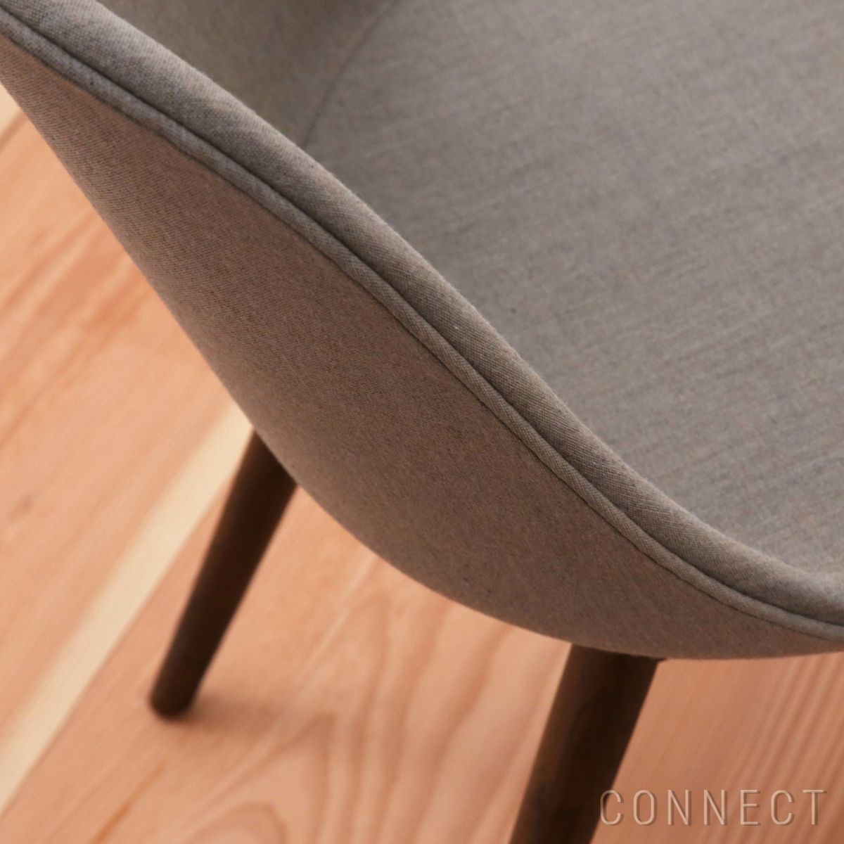 Audo Copenhagen（オドー・コペンハーゲン） / HARBOUR DINING CHAIR（ハーバー ダイニングチェア） / 布張りシェル / ウッドベース / Remix（リミックス） 0233 グレー
