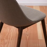 Audo Copenhagen（オドー・コペンハーゲン） / HARBOUR DINING CHAIR（ハーバー ダイニングチェア） / 布張りシェル / ウッドベース / Remix（リミックス） 0233 グレー