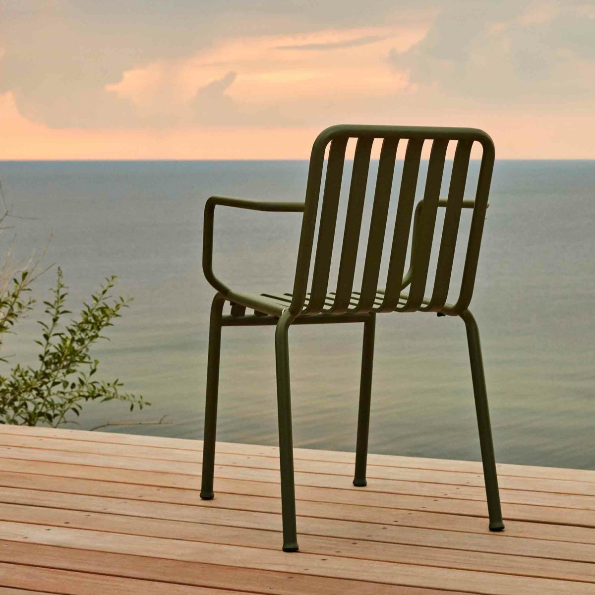 HAY（ヘイ） / PALISSADE（パリサード） / ARM CHAIR（アームチェア） / 全4色 / アウトドア