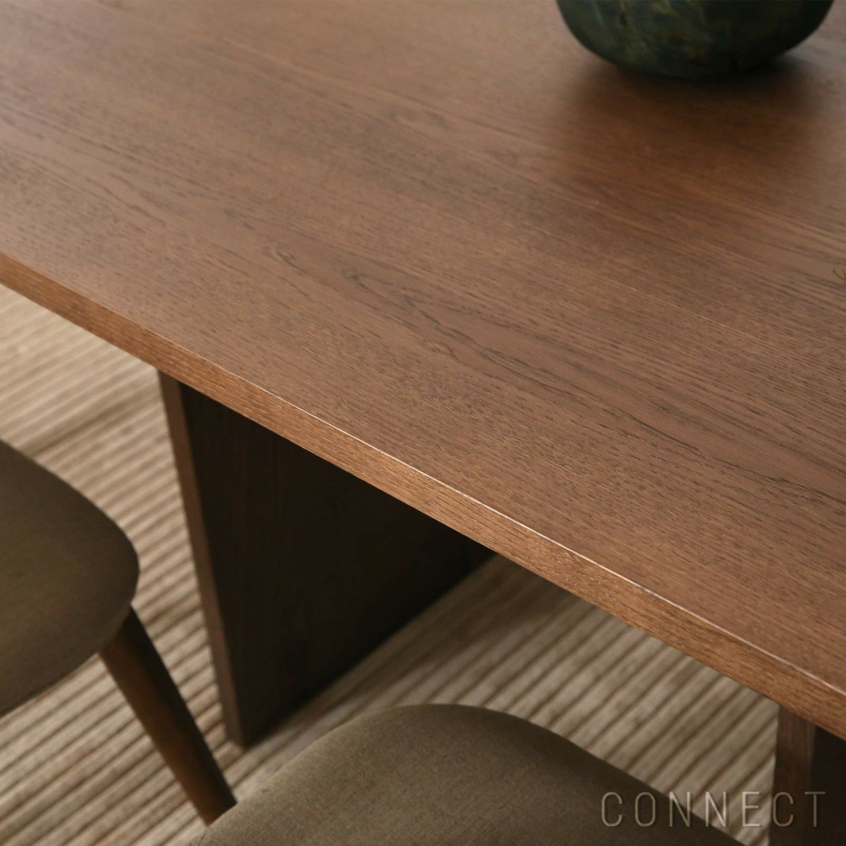 Audo Copenhagen（オドー・コペンハーゲン） / ANDROGYNE DINING TABLE（アンドロジーン ダイニングテーブル） / 長方形 / 180×109cm / ダークステインドオーク《日本限定サイズ》