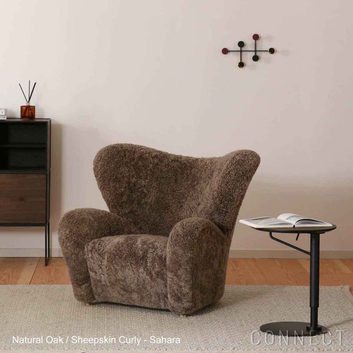 Audo Copenhagen（オドー・コペンハーゲン） / THE TIRED MAN LOUNGE CHAIR（ザ タイヤード マン ラウンジチェア） / Sheepskin Curly Sahara（サハラ）