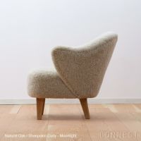 Audo Copenhagen（オドー・コペンハーゲン） / INGEBORG LOUNGE CHAIR（インゲボルグ ラウンジチェア） / Sheepskin Curly Moonlight（ムーンライト）