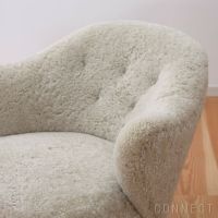Audo Copenhagen（オドー・コペンハーゲン） / INGEBORG LOUNGE CHAIR（インゲボルグ ラウンジチェア） / Sheepskin Curly Moonlight（ムーンライト）