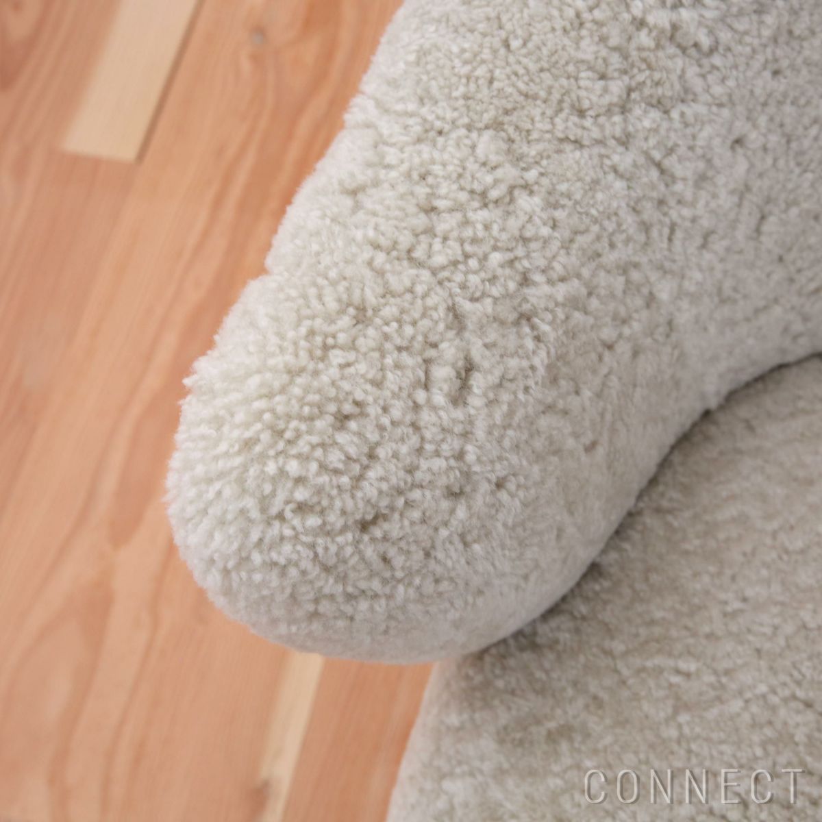 Audo Copenhagen（オドー・コペンハーゲン） / INGEBORG LOUNGE CHAIR（インゲボルグ ラウンジチェア） / Sheepskin Curly Moonlight（ムーンライト）