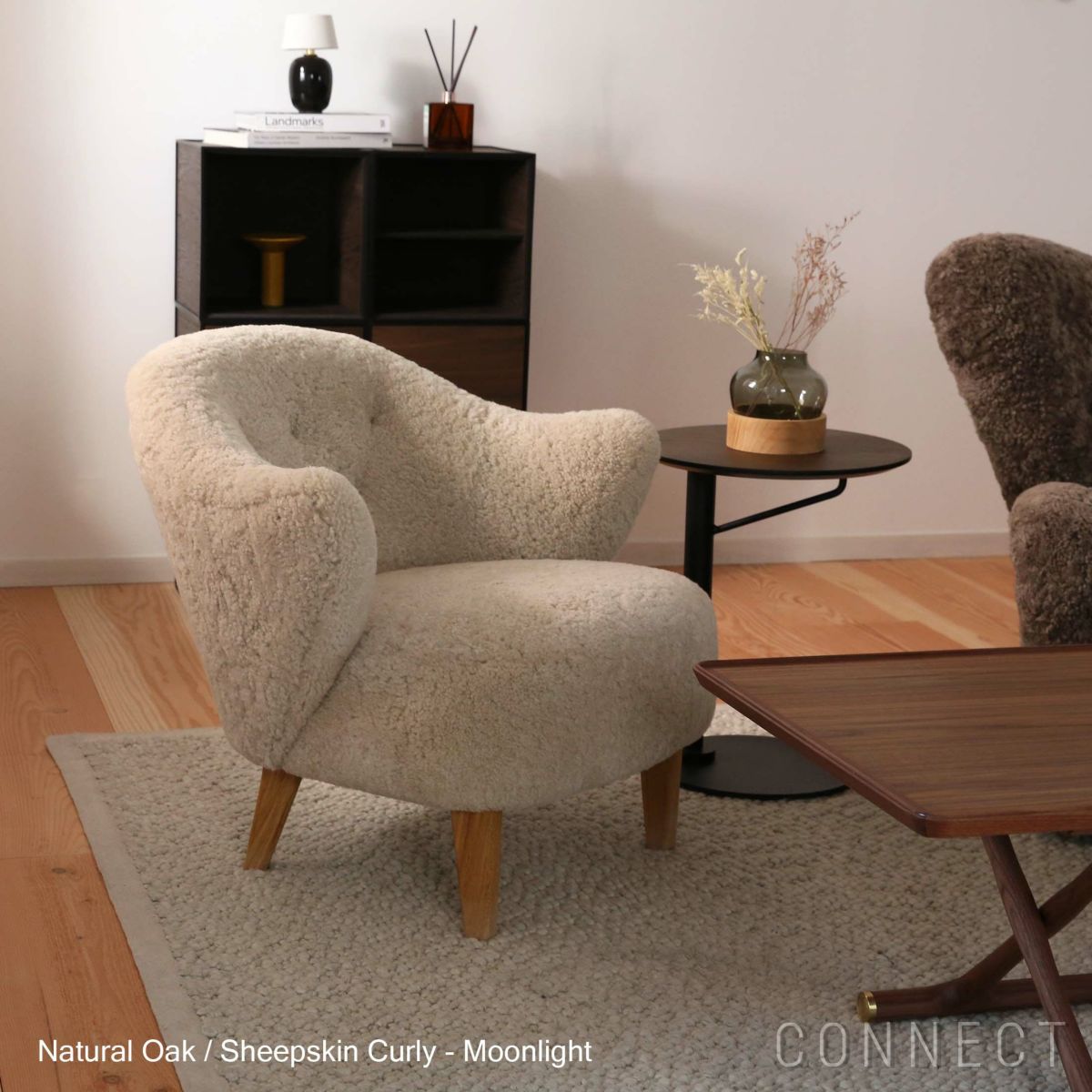 Audo Copenhagen（オドー・コペンハーゲン） / INGEBORG LOUNGE CHAIR（インゲボルグ ラウンジチェア） / Sheepskin Curly Moonlight（ムーンライト）