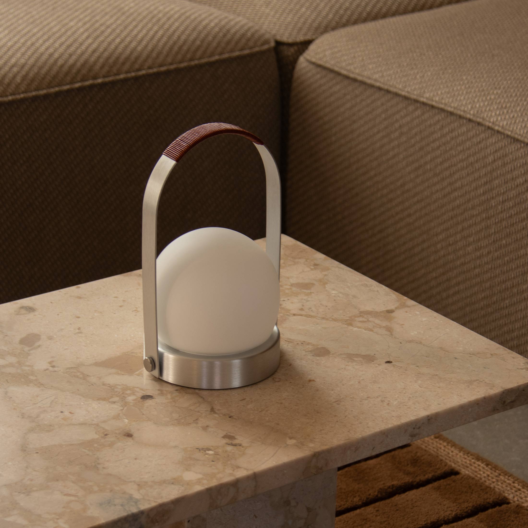 Audo Copenhagen（オドー・コペンハーゲン） / CARRIE TABLE LAMP PORTABLE（CARRIE テーブルランプ ポータブル） / 全4色 / テーブルランプ