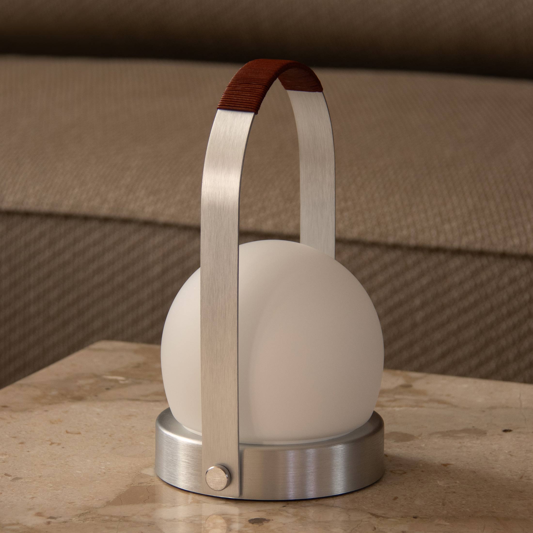 Audo Copenhagen（オドー・コペンハーゲン） / CARRIE TABLE LAMP PORTABLE（CARRIE テーブルランプ ポータブル） / 全4色 / テーブルランプ