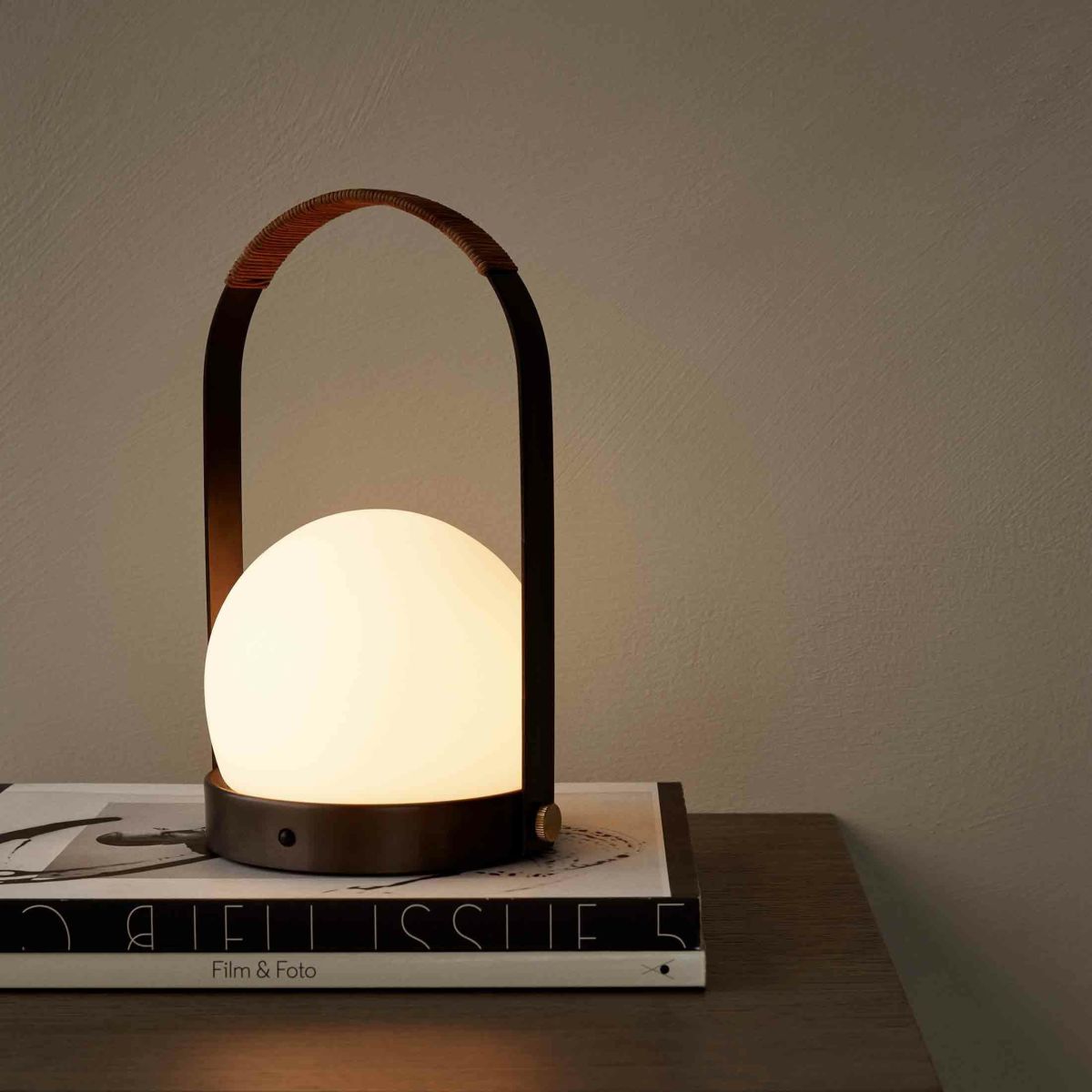Audo Copenhagen（オドー・コペンハーゲン） / CARRIE TABLE LAMP PORTABLE（CARRIE テーブルランプ ポータブル） / 全4色 / テーブルランプ