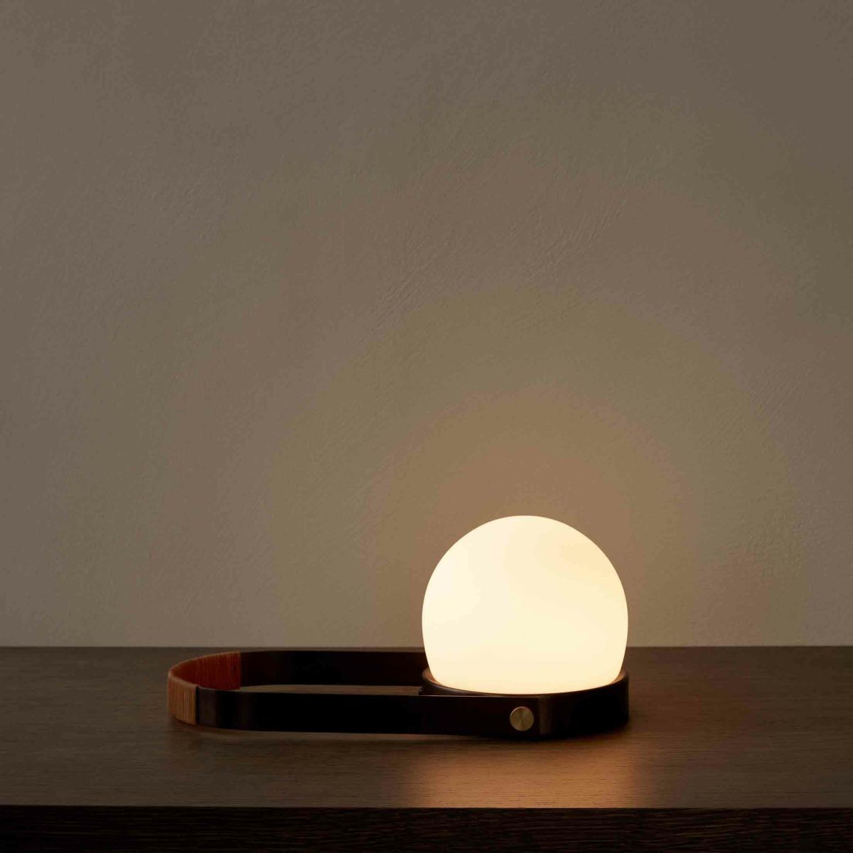 Audo Copenhagen（オドー・コペンハーゲン） / CARRIE TABLE LAMP PORTABLE（CARRIE テーブルランプ ポータブル） / 全4色 / テーブルランプ