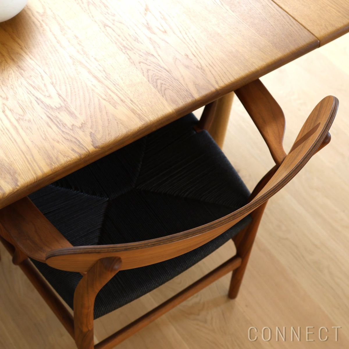 CARL HANSEN & SON（カール・ハンセン＆サン） / CH26 / ウォルナット材・オイル仕上げ・ブラックペーパーコード / ダイニングチェア