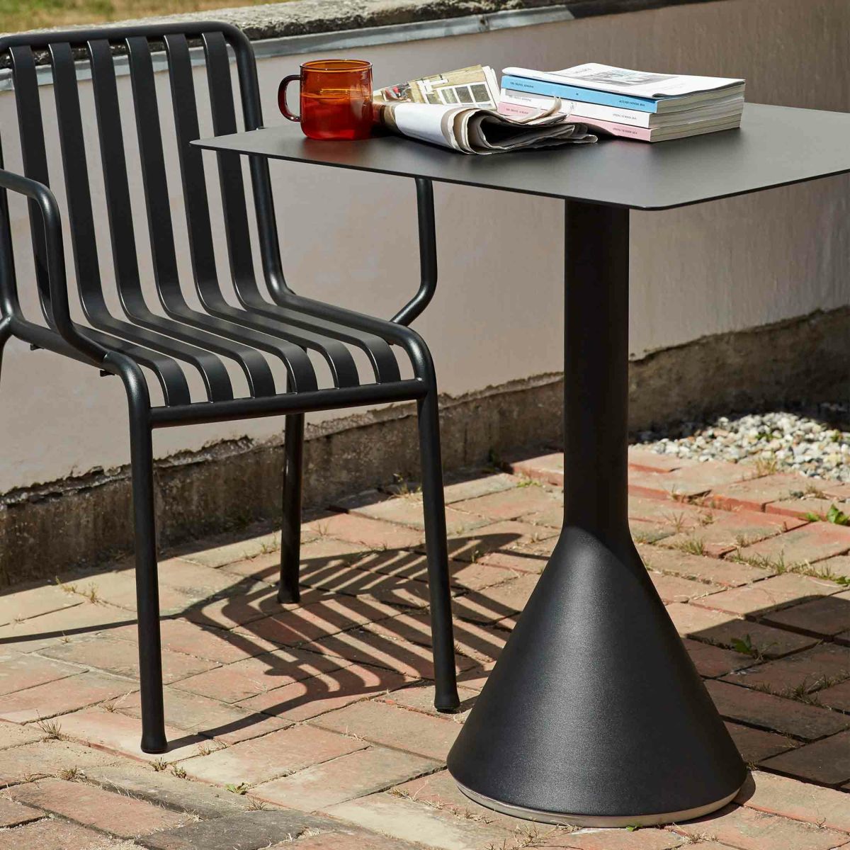 HAY（ヘイ） / PALISSADE（パリサード） / Cone Table（コーンテーブル） / W65 x D65 x H74cm / 全4色 / アウトドア