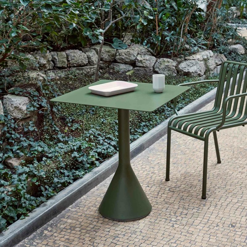 HAY（ヘイ） / PALISSADE（パリサード） / Cone Table（コーンテーブル） / W65 x D65 x H74cm / 全4色 / アウトドア