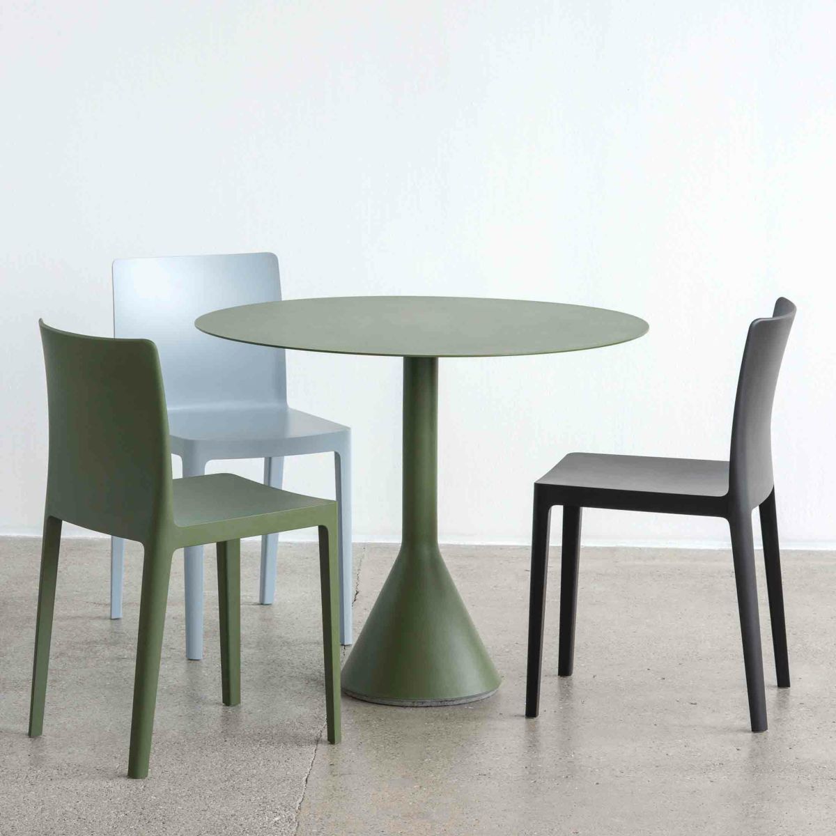 HAY（ヘイ） / PALISSADE（パリサード） / Cone Table（コーンテーブル） / Φ90×H74cm / 全4色 / アウトドア