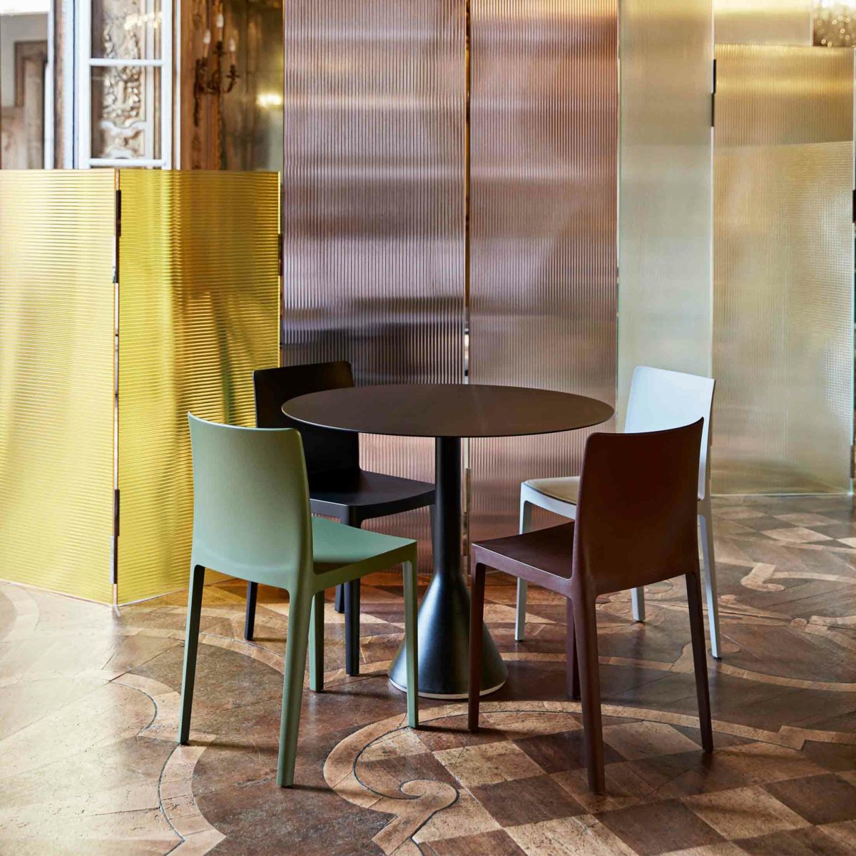 HAY（ヘイ） / PALISSADE（パリサード） / Cone Table（コーンテーブル） / Φ90×H74cm / 全4色 / アウトドア