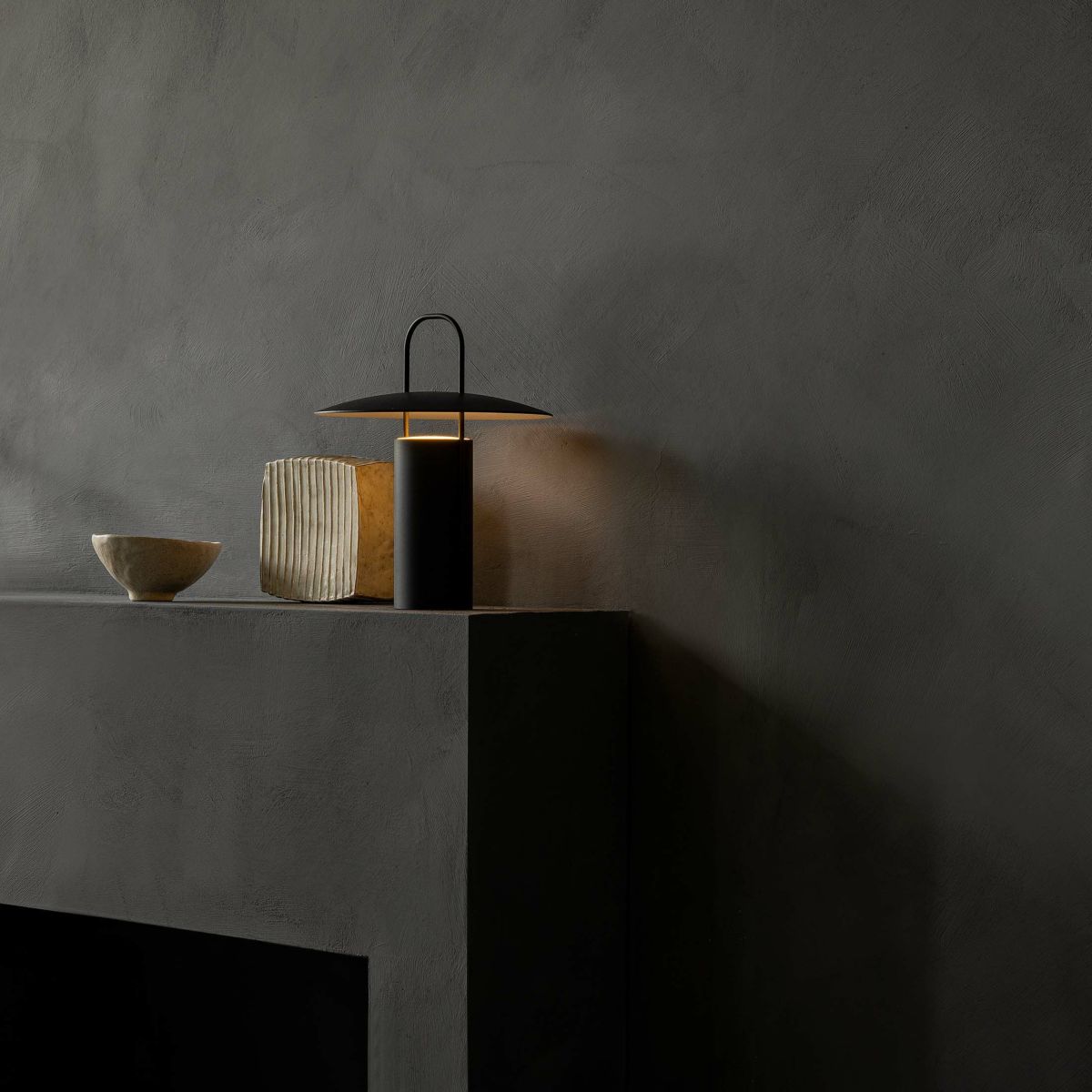 Audo Copenhagen（オドー・コペンハーゲン） / RAY PORTABLE LAMP（レイ ポータブル ランプ） /  全2色 / テーブルランプ