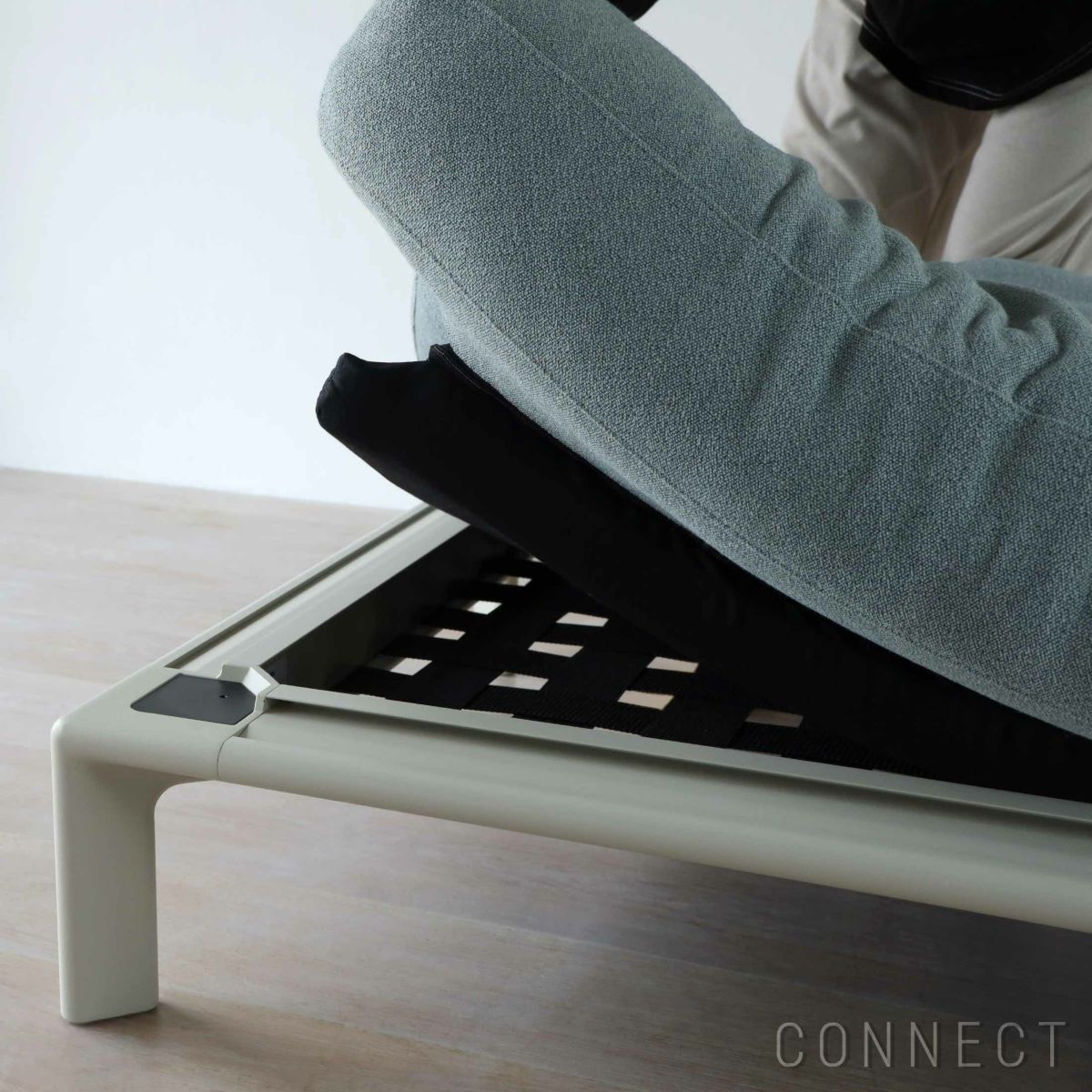 Vitra（ヴィトラ） / Anagram Sofa（アナグラムソファ）2シーター / Dumet（デュメ）28 sage steel blue / アルミベース・チョークパウダーコート仕上げ / ソファ