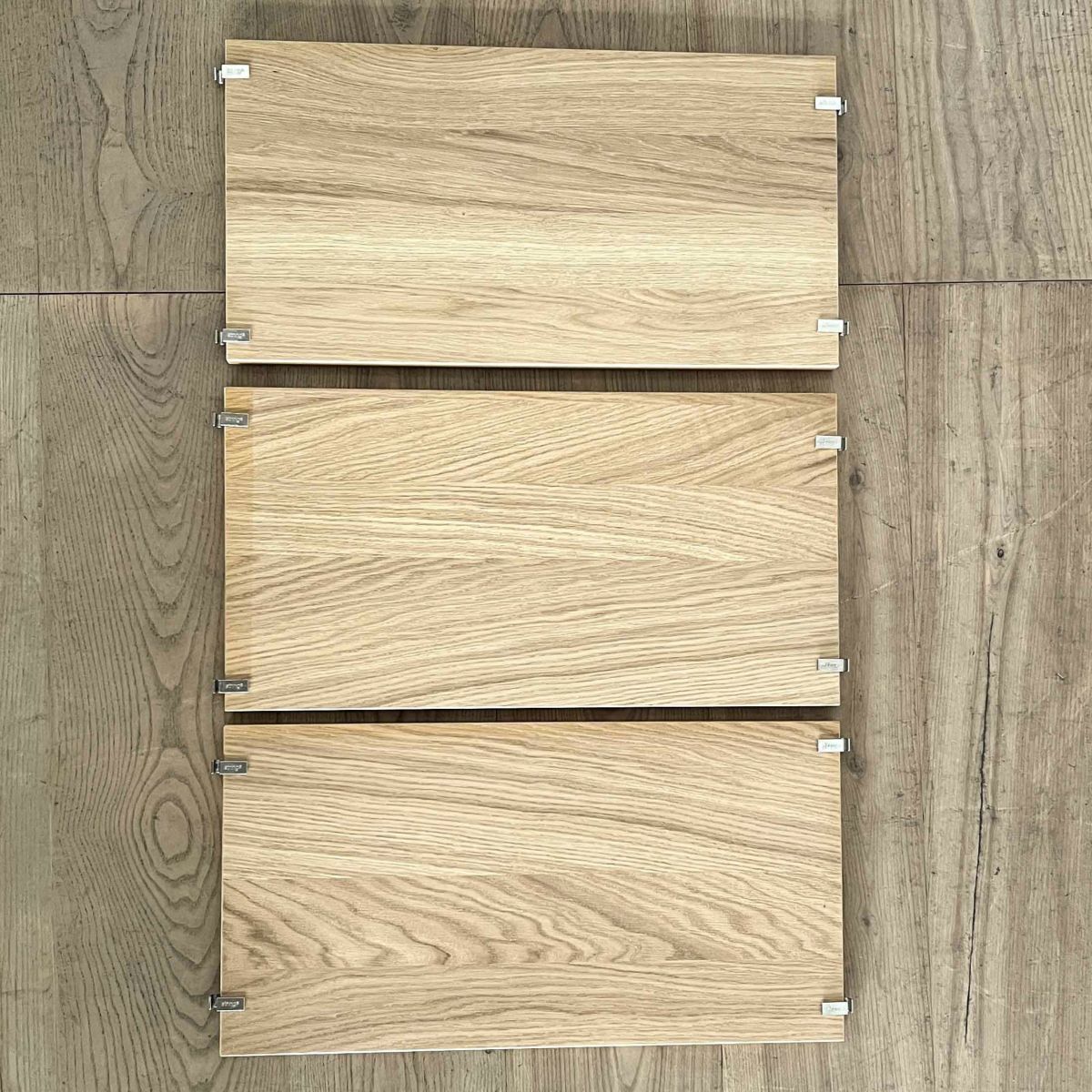 String Furniture（ストリング ファニチャー） / String System（ストリング システム） / シェルフ＋ウォールパネル / W60×D30×H75cm / オーク×ブラック / 石膏ボードアンカー付き / 壁面収納