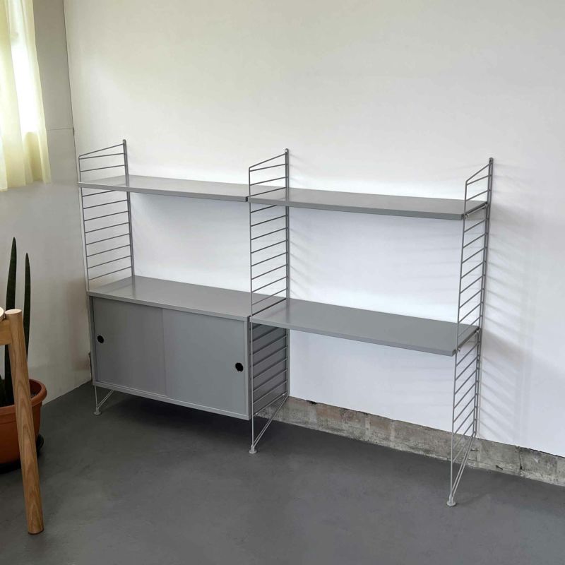 String Furniture（ストリング ファニチャー） / String System（ストリング システム） / キャビネット＋シェルフ＋フロアパネル / W160×D30×H115cm / オーク×ブラック / 石膏ボードアンカー付き / 壁面収納