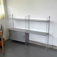 String Furniture（ストリング ファニチャー） / String System（ストリング システム） / キャビネット＋シェルフ＋フロアパネル / W160×D30×H115cm / オーク×ブラック / 石膏ボードアンカー付き / 壁面収納