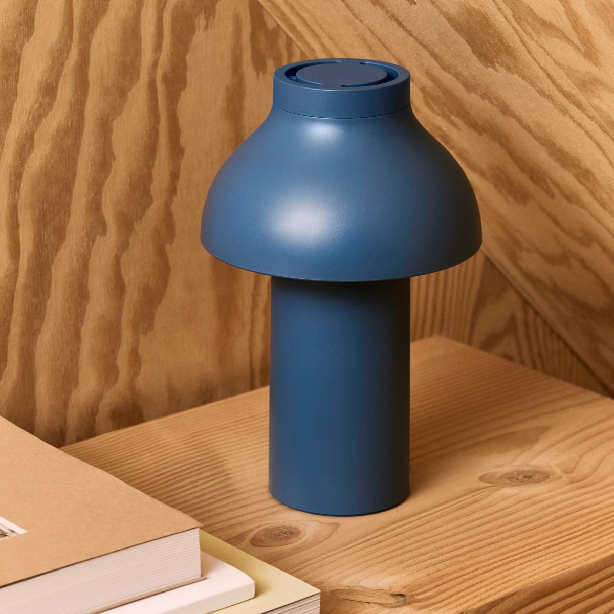 HAY（ヘイ） / PC PORTABLE（PCポータブル） / リサイクル仕様 / 全6色 / テーブルランプ