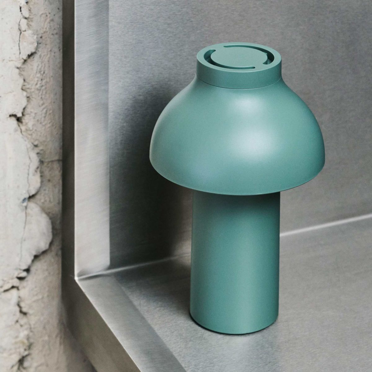 HAY（ヘイ） / PC PORTABLE（PCポータブル） / リサイクル仕様 / 全6色 / テーブルランプ