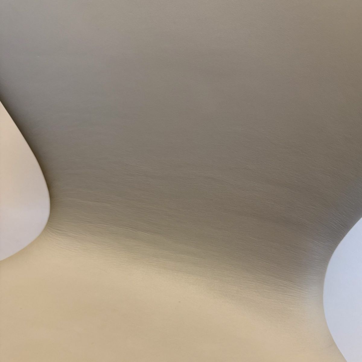 【ポイント20倍】【アウトレット】FRITZ HANSEN（フリッツ・ハンセン） / SERIES 7（セブンチェア） / Essential Leather（エッセンシャルレザー） / ライトグレー / フルパディング / ブラウンブロンズ脚