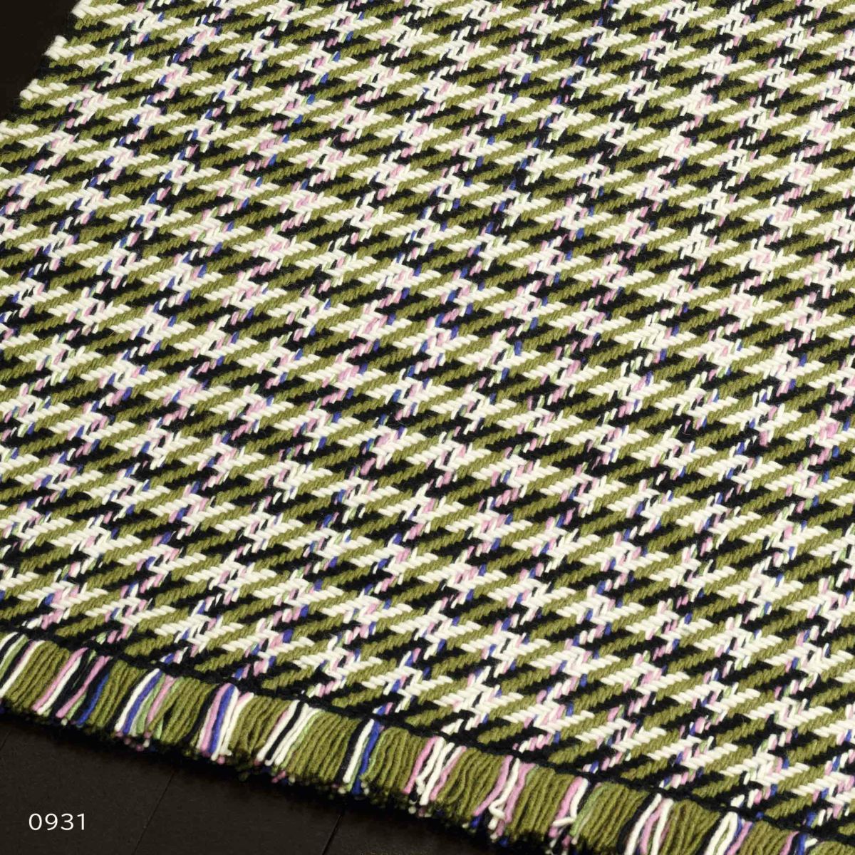 Kvadrat（クヴァドラ） / Dashes（ダッシュス） / 20135（250cm×350cm） / ラグ