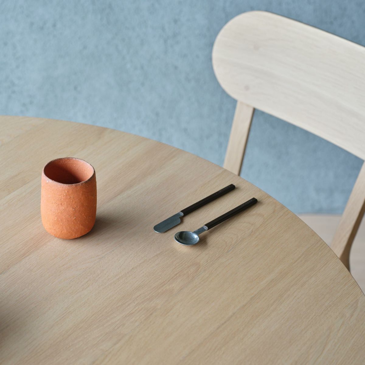 Karimoku New Standard（カリモク ニュースタンダード） / CASTOR TABLE ROUND 110（キャストールテーブル ラウンド110） / 全2色 / ダイニングテーブル