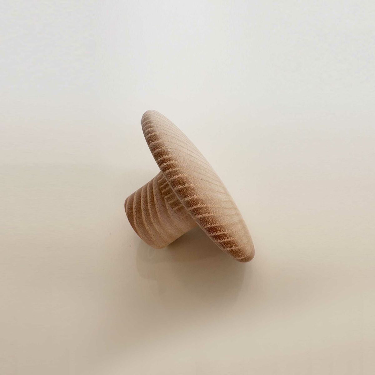 【アウトレット】muuto（ムート） / DOTS WOOD（ドットウッド） / Φ9cm Sサイズ / 木製フックハンガー / オーク