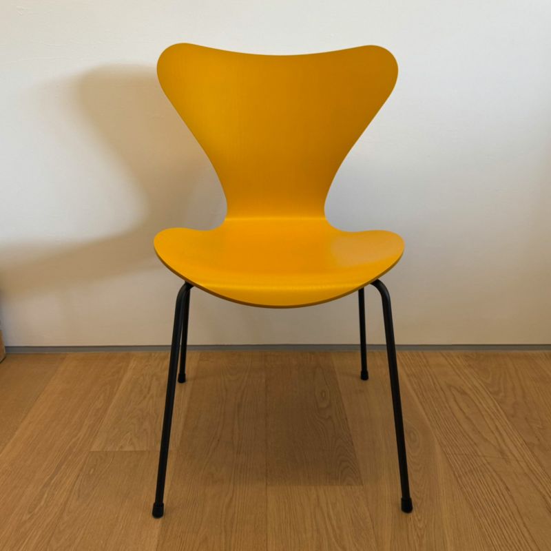  【ポイント20倍】【アウトレット】FRITZ HANSEN（フリッツ・ハンセン） / SERIES 7（セブンチェア） / バーントイエロー / カラードアッシュ
