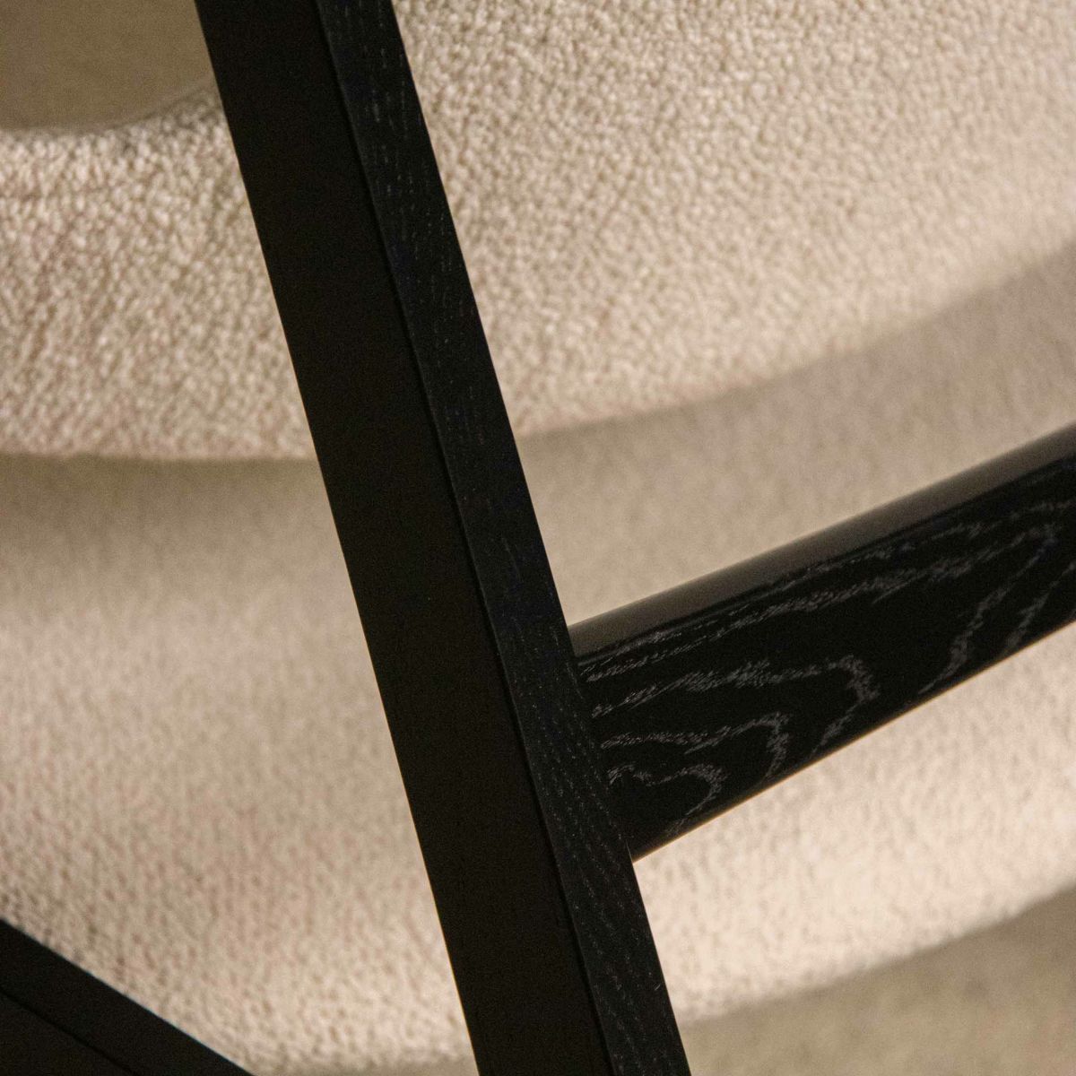 Audo Copenhagen（オドー・コペンハーゲン） / KNITTING LOUNGE CHAIR（ニッティング ラウンジチェア） / Black stained solid oak / Barnum Boucle（バーナム ブークレ） COL-24 オフホワイト