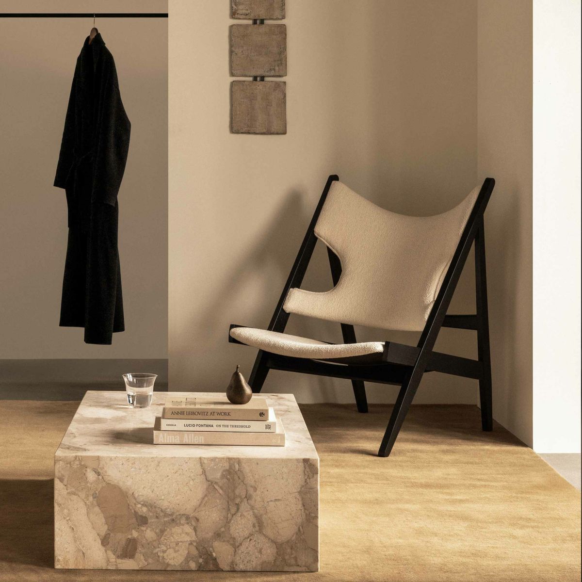 Audo Copenhagen（オドー・コペンハーゲン） / KNITTING LOUNGE CHAIR（ニッティング ラウンジチェア） / Black stained solid oak / Barnum Boucle（バーナム ブークレ） COL-24 オフホワイト