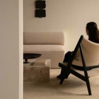 Audo Copenhagen（オドー・コペンハーゲン） / KNITTING LOUNGE CHAIR（ニッティング ラウンジチェア） / Black stained solid oak / Barnum Boucle（バーナム ブークレ） COL-24 オフホワイト