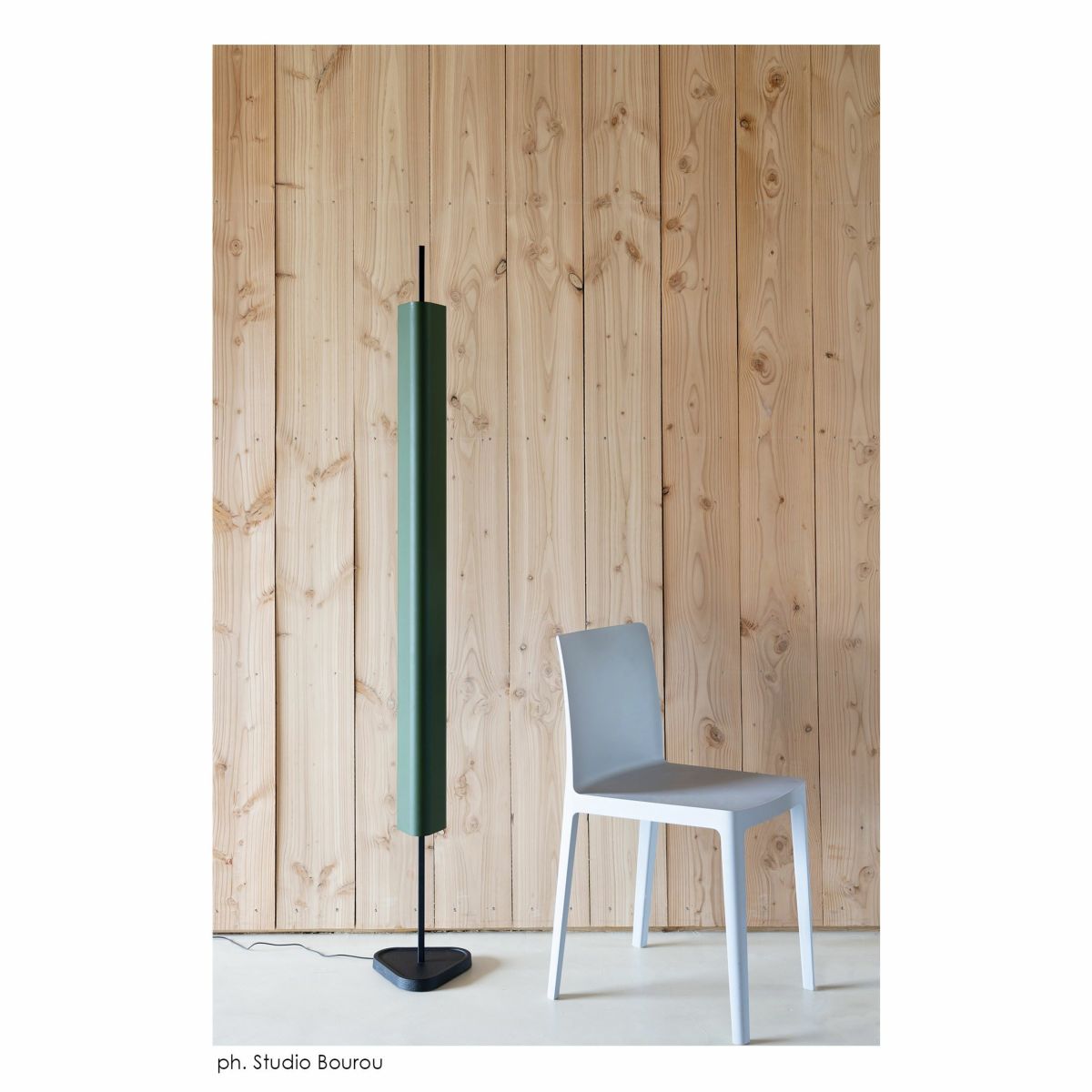 FLOS（フロス） / Emi F（エミ F） / 全5色 / 2700K / フロアランプ