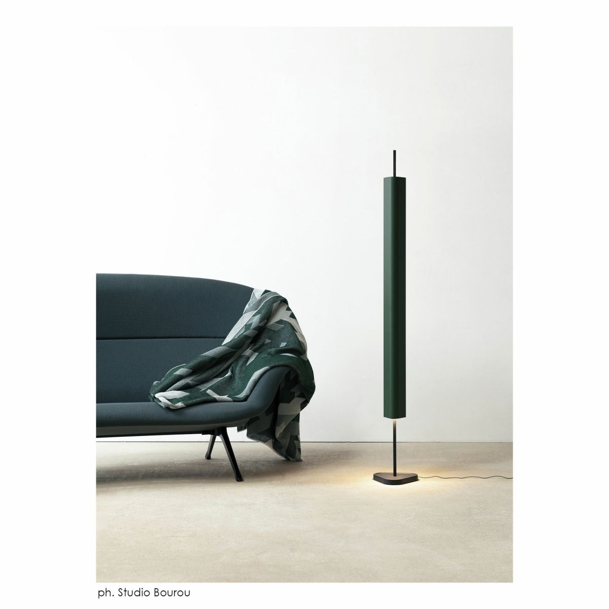 FLOS（フロス） / Emi F（エミ F） / 全5色 / 2700K / フロアランプ