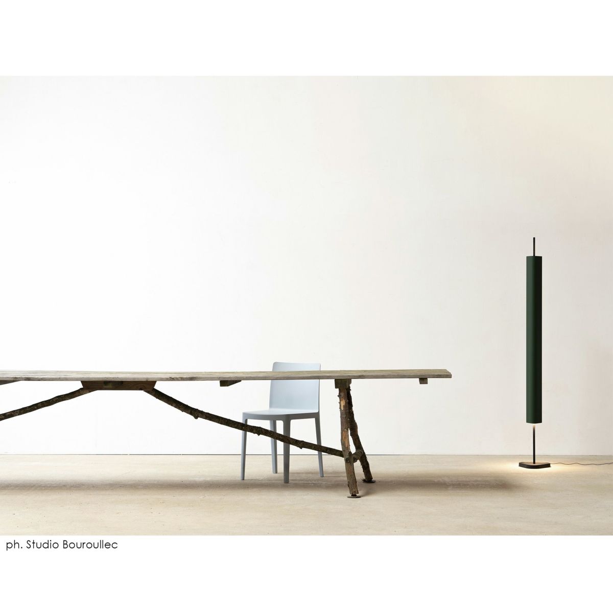 FLOS（フロス） / Emi F（エミ F） / 全5色 / 2700K / フロアランプ