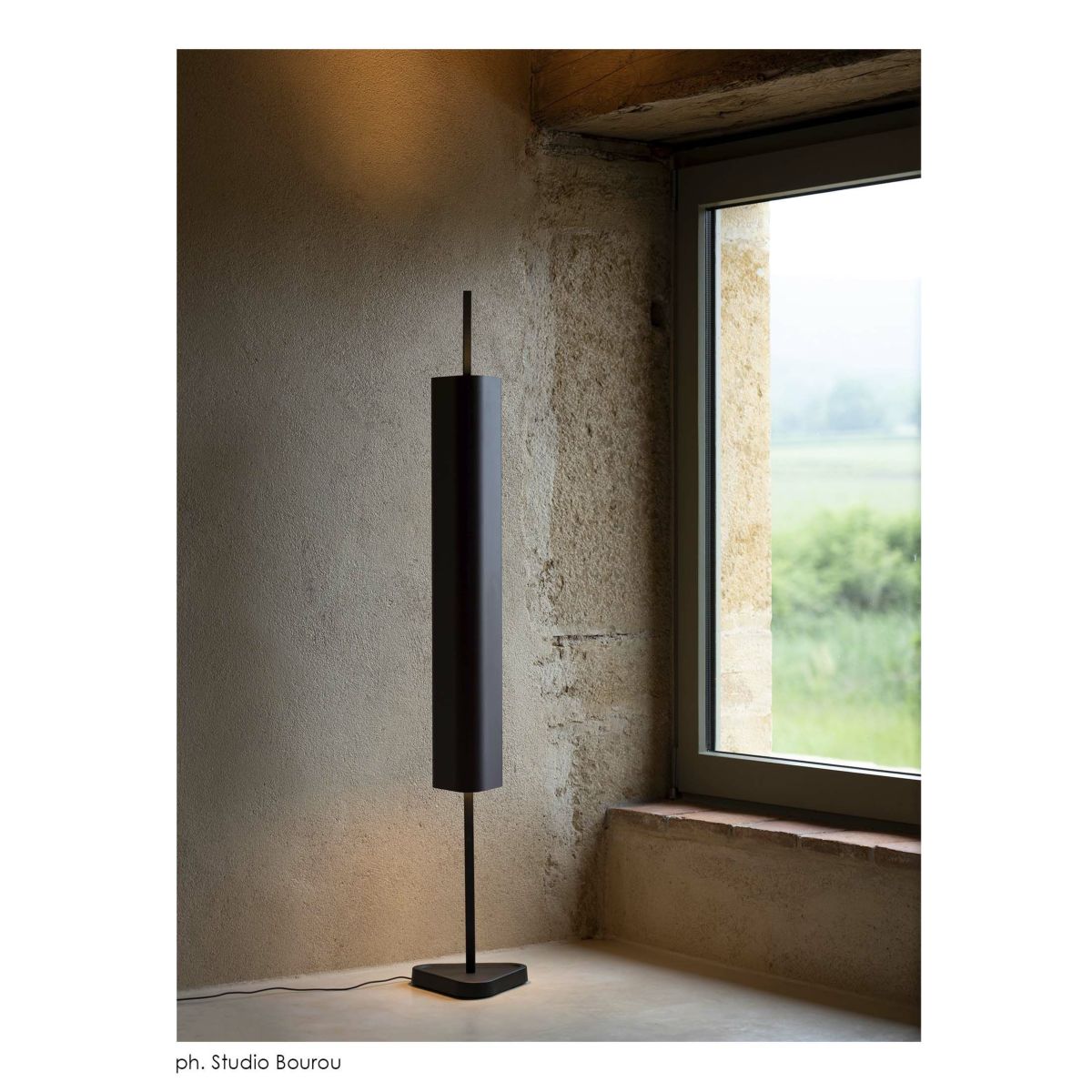 FLOS（フロス） / Emi T（エミ T） / 全5色 / 2700K / テーブルランプ