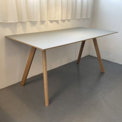 PYRAMID DESK HAY（ヘイ）│正規販売店 CONNECT