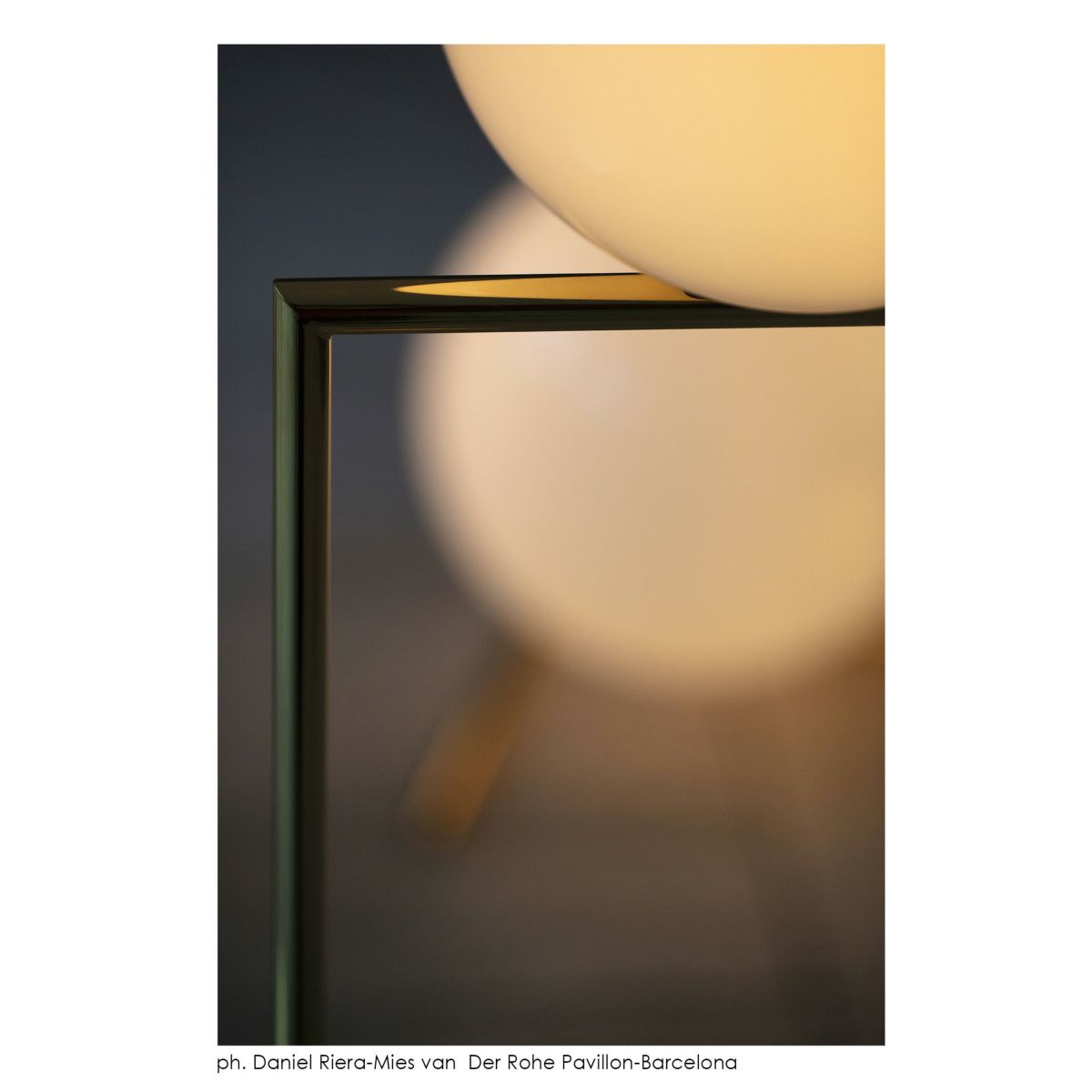 FLOS（フロス） / IC F1 10 ANNIVERSARY（アイシー 10 アニバーサリー） / フロアランプ