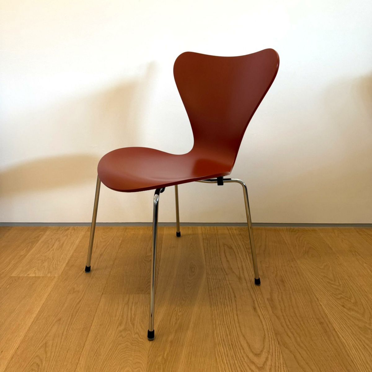 【ポイント20倍】【アウトレット】FRITZ HANSEN（フリッツ・ハンセン） / SERIES 7（セブンチェア） / ベネチアンレッド / ラッカー / クローム脚