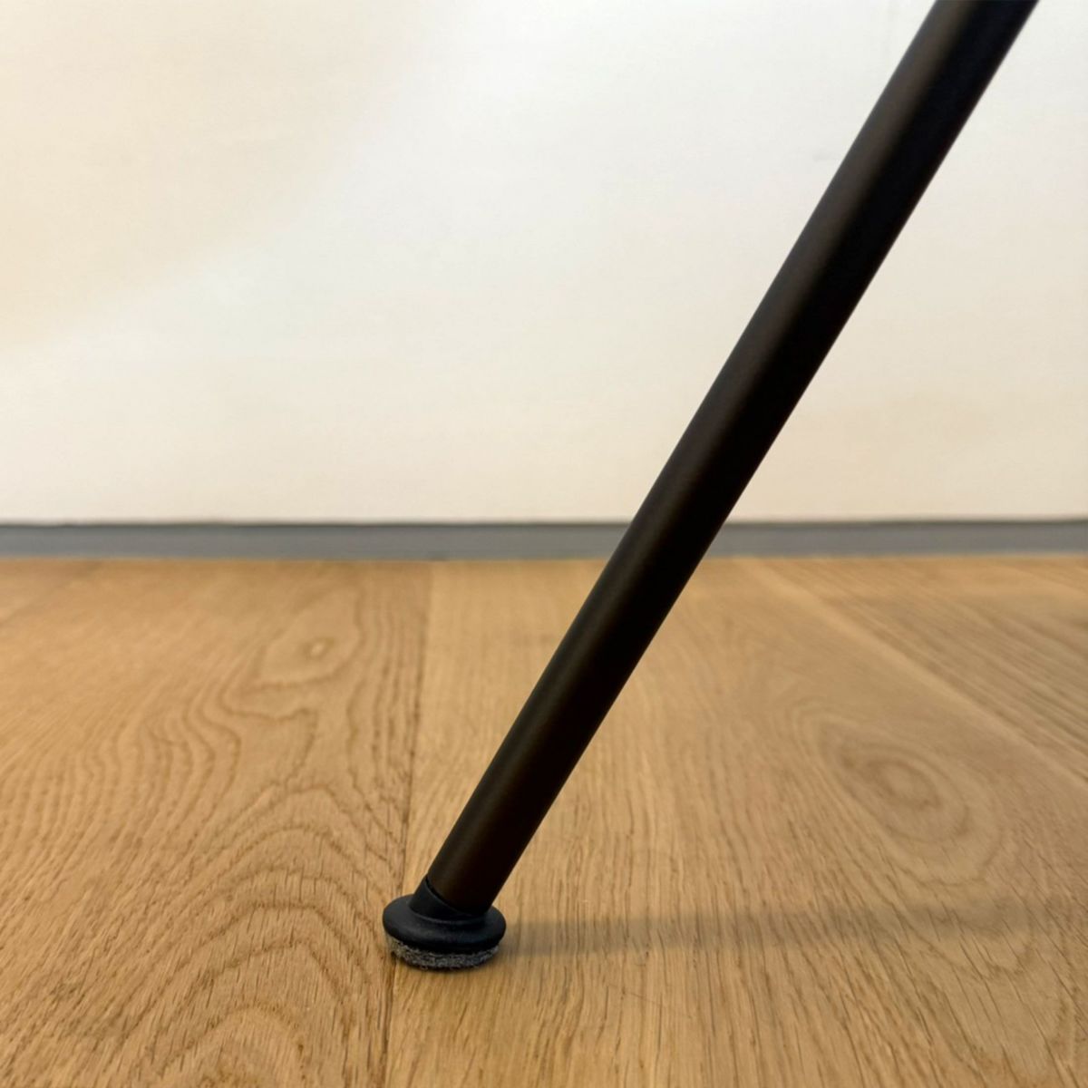 【ポイント20倍】【アウトレット】FRITZ HANSEN（フリッツ・ハンセン） / DROP（ドロップチェア） / プラスチックモデル / ディープクレイ / ブラウンブロンズ脚