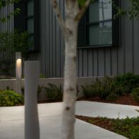 Louis Poulsen（ルイスポールセン） / Flindt Bollard（フリント ボラード） / H1100 / 3000K / 全3色 / 庭園灯