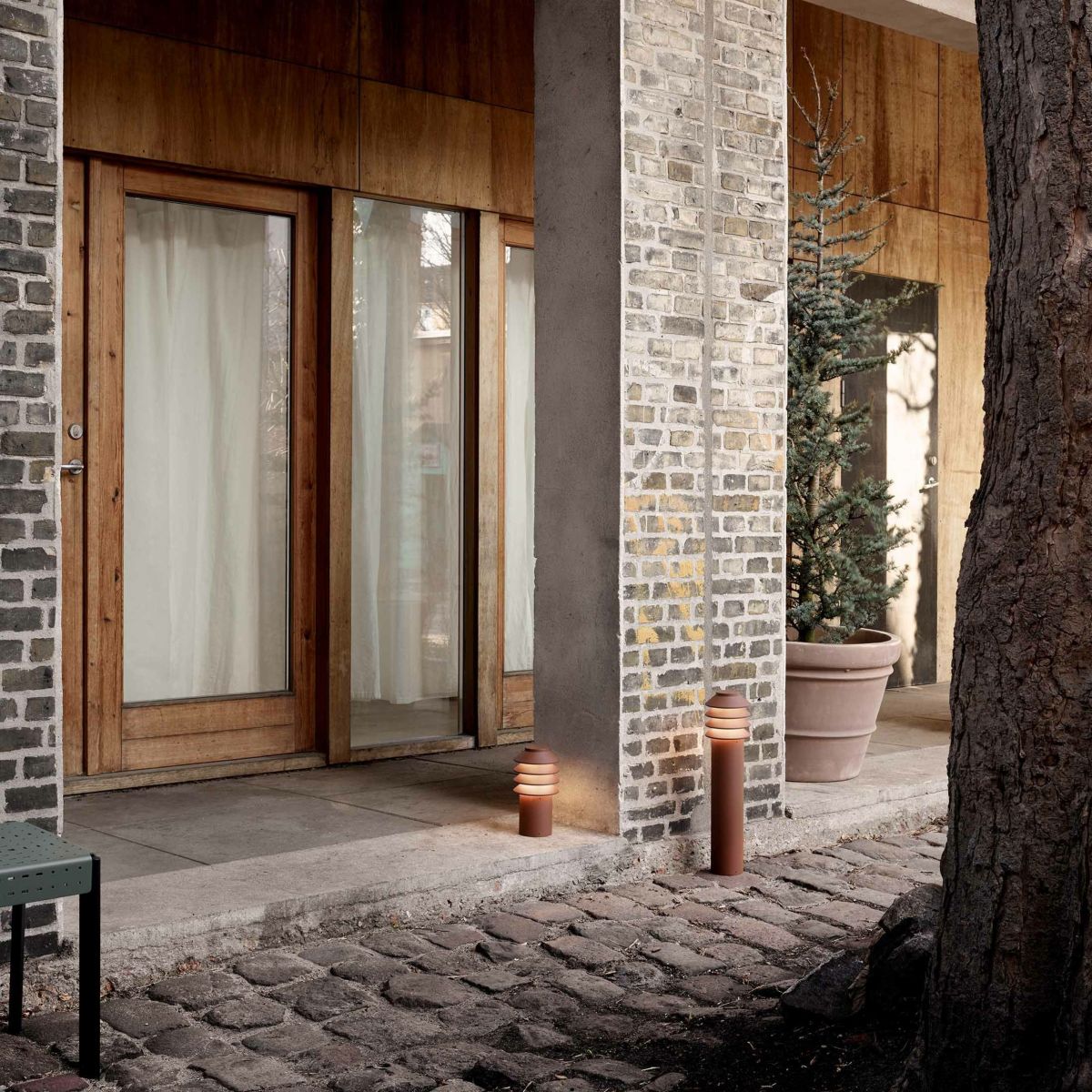 Louis Poulsen（ルイスポールセン） / Bysted Garden Bollard（ビュステッド ガーデン ボラード） / ショート / 2700K / 全3色 / 庭園灯