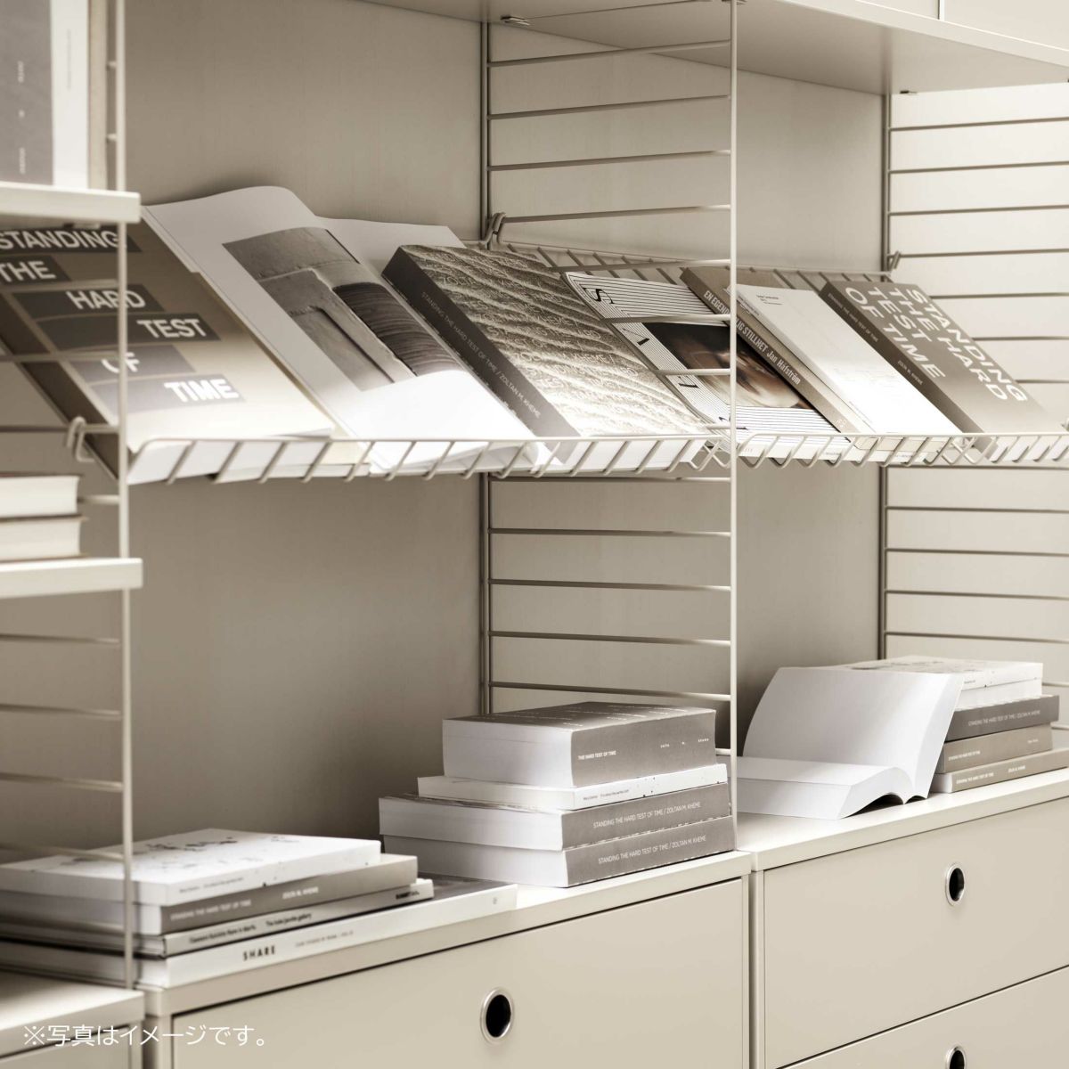 String Furniture（ストリング ファニチャー） / String System（ストリング システム） / マガジンシェルフ（ホワイト） / アクセサリーパーツ