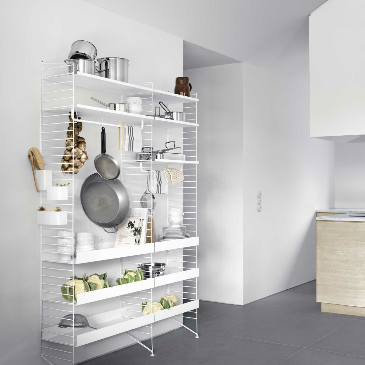 String Furniture（ストリング ファニチャー） / String System（ストリング システム） / メタルシェルフ用レール（ホワイト） / ラージ W72cm / アクセサリーパーツ