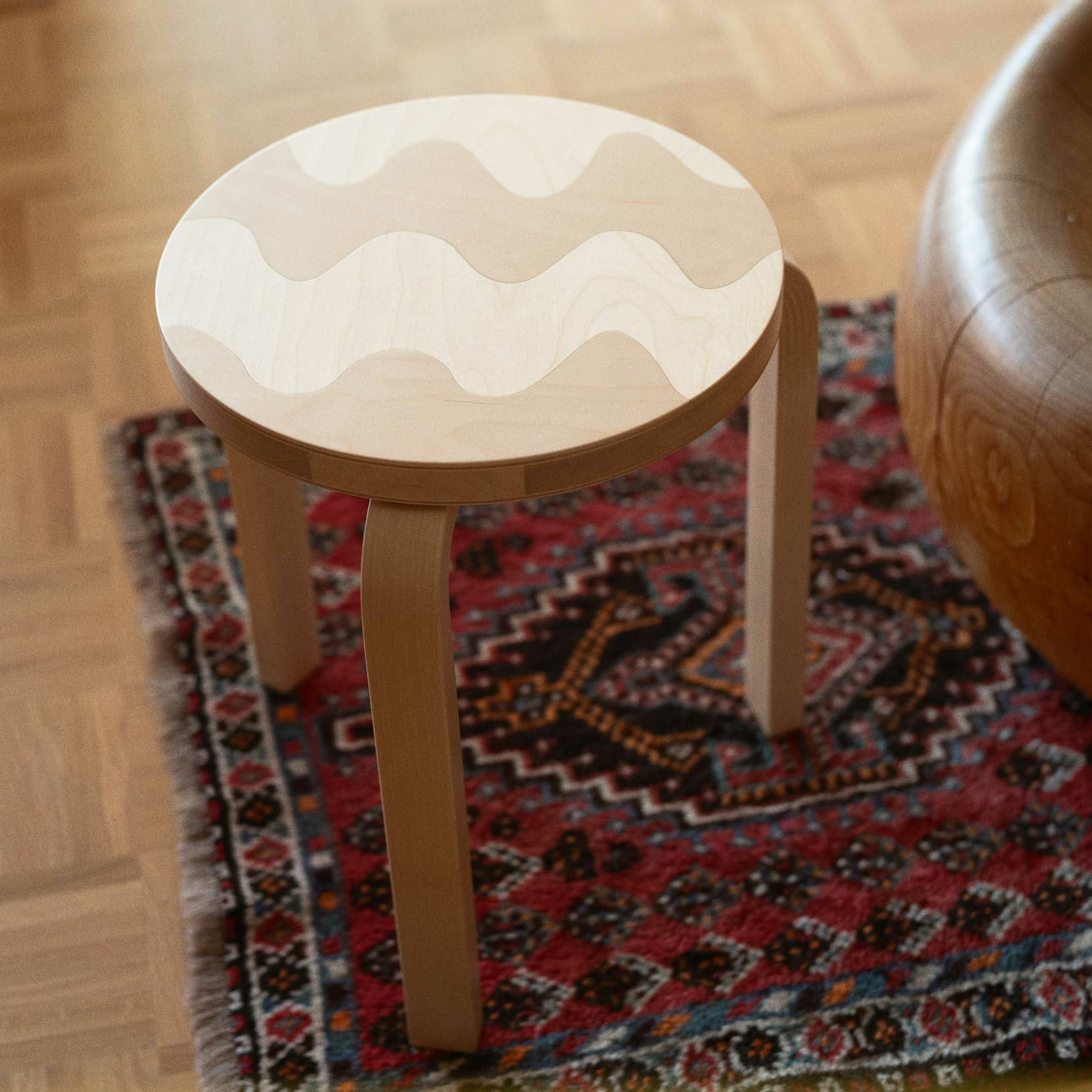 Artek（アルテック） ＋ Marimekko（マリメッコ） / STOOL 60 Lokki（スツール60 ロッキ） / バーチ材 / ナチュラルラッカー 《90周年 Anniversary editions》