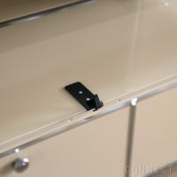 USMハラー（ユーエスエムハラー） / Cabinet（キャビネット） / W1523×D373×H1090mm / ドロップダウンドア×4 エクステンションシェルフ×2 ケーブルカットアウト（コンセント穴×1） / USMベージュ